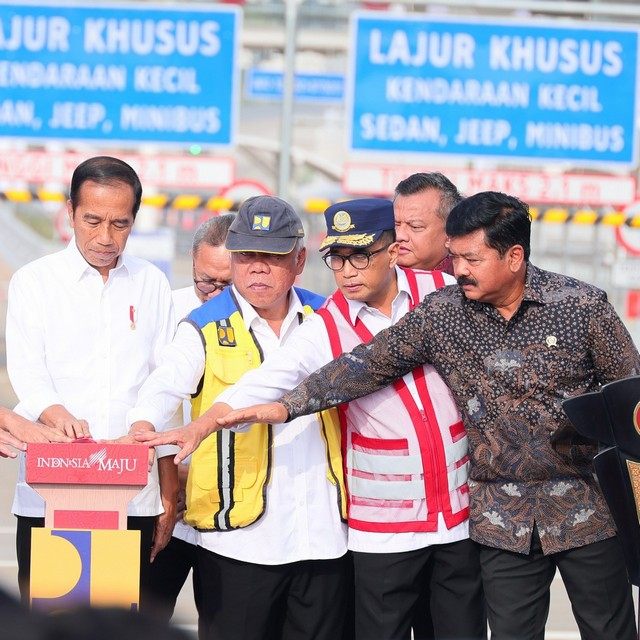 Menteri ATR/Kepala BPN Dampingi Presiden Jokowi Resmikan Jalan Tol Pamulang-Depok-Raya Bogor