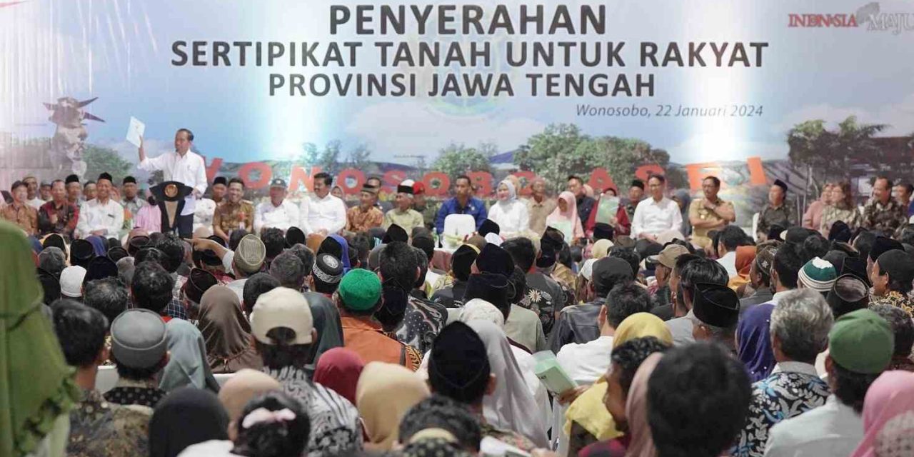 Serahkan 3.000 Sertipikat Tanah di Wonosobo, Presiden: Boleh Diagunkan Tapi Kalkulasi Betul