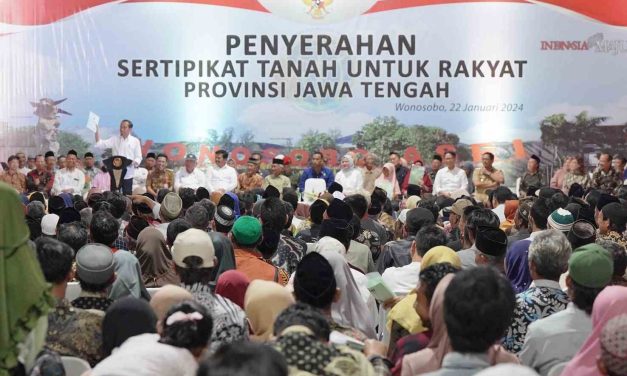 Serahkan 3.000 Sertipikat Tanah di Wonosobo, Presiden: Boleh Diagunkan Tapi Kalkulasi Betul