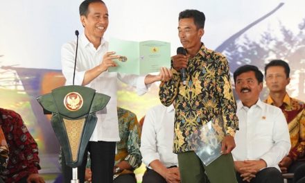 Serahkan 3.000 Sertipikat Tanah di Grobogan, Presiden Ceritakan Masa Sebelum PTSL