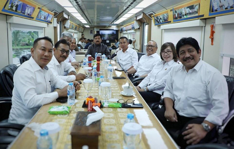 Hadiri Joy Ride Bersama PT KAI, Menteri ATR/Kepala BPN: Naik Kereta Anti Macet, Anti Mumet