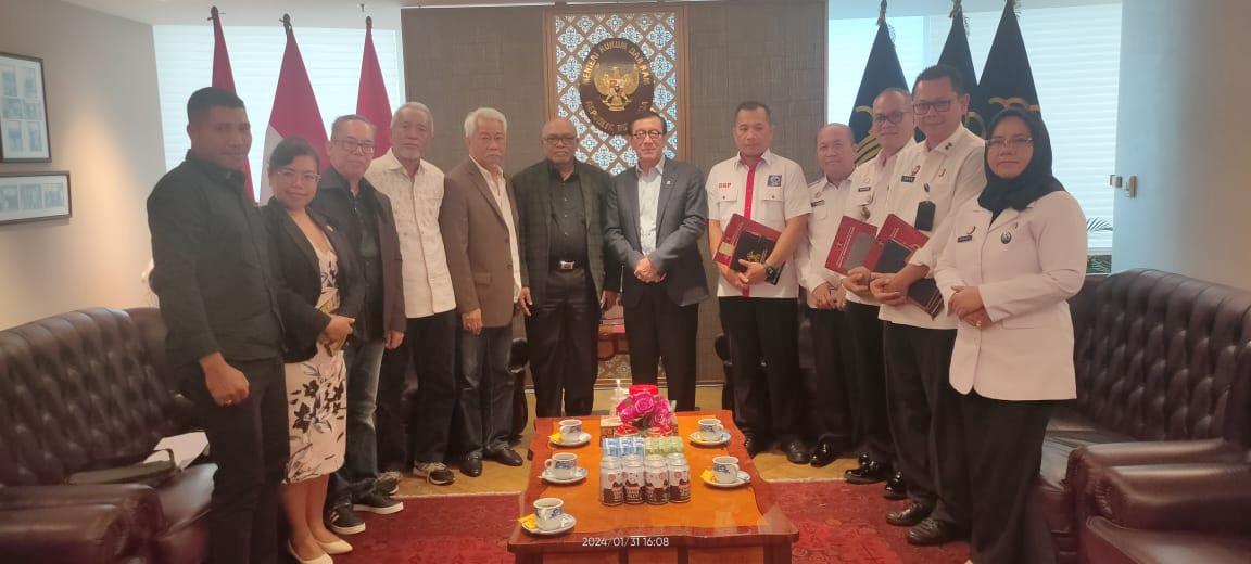 MENTERI HUKUM DAN HAM YASONNA LAOLY MEMINTA TPDI TERUS MENYUARAKAN PERTANGGUNG JAWABAN PIDANA KERUSUHAN MEI 1998