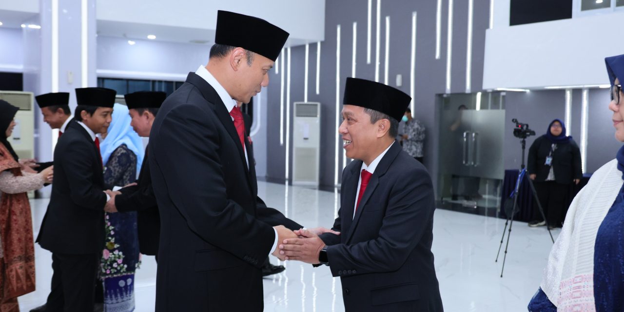 Lantik 3 JPT Madya, Menteri ATR/Kepala BPN Tekankan Integritas demi Pelayanan Publik Bidang Pertanahan dan Tata Ruang