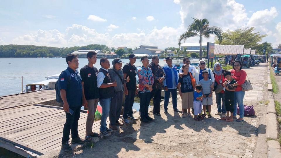 Ketua Umum JPKP meninjau masyarakat pulau Pangkep Sulsel