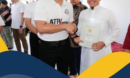 Serahkan Sertipikat Wakaf di Sulsel, Menteri AHY: Saya Tidak Ikhlas jika Ada Tanah Rumah Ibadah Dirampas Mafia Tanah