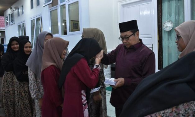Puluhan Anak-anak Panti Sangat Bahagia di Ajak Buka Bersama oleh Pj Wali Kota