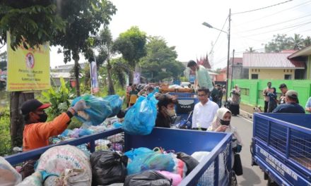 Kecamatan Payakumbuh Utara Gotong Royong Membersihkan Sampah yang Sudah Menumpuk