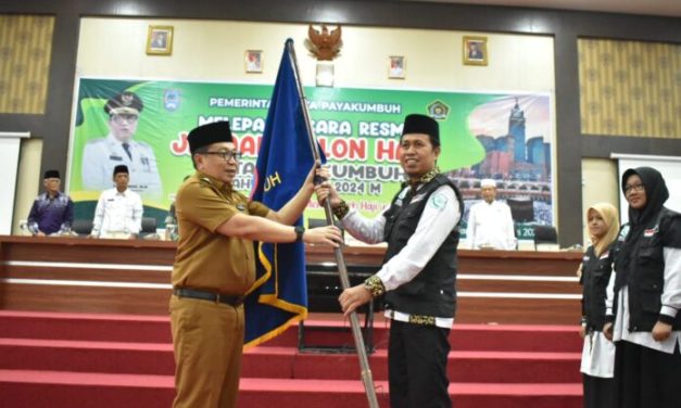 Calon Jemaah Haji Payakumbuh di Lepas Oleh Pj Wali Kota