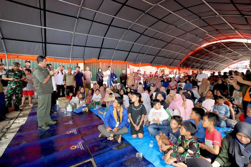 [UPDATE] Banjir Lahar Hujan Sumatra Barat: Kunjungi Pengungsian, Kepala BNPB Pastikan Kebutuhan Dasar Warga Terdampak Terpenuhi
