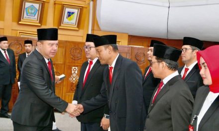 Lantik Pejabat Administrator, Fungsional, dan PPPK, Plt. Sekjen Kemendagri Sampaikan Isu Strategis dan Kebijakan Prioritas