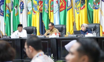 Mendagri Tito Konsisten Jaga Inflasi, Jelaskan Posisi Indonesia Bagus di Tingkat Global