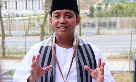 Wamen ATR/Waka BPN Ikuti Upacara Kemerdekaan di IKN Mengenakan Baju Adat Betawi