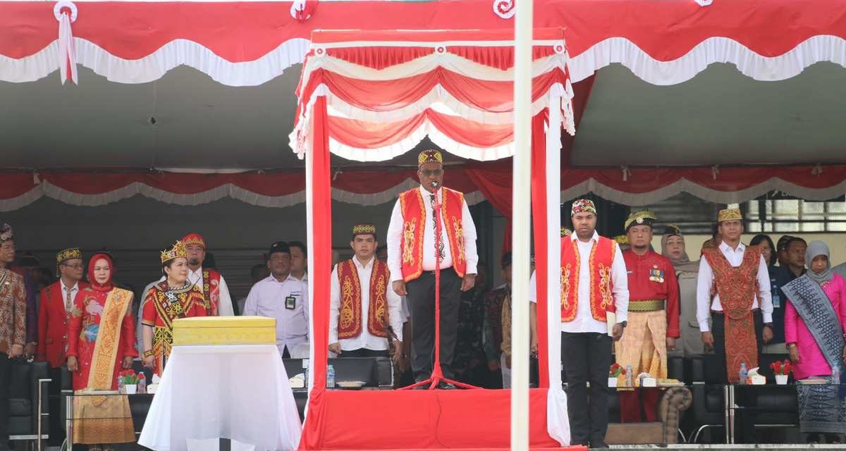 Wamendagri Pimpin Upacara HUT Ke-79 Kemerdekaan RI di PLBN Entikong