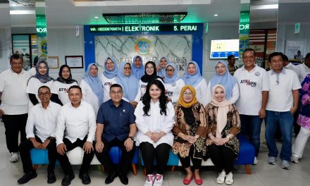 Kunjungi Kantah Kabupaten Gresik, Wamen Ossy Tekankan Soal Pengelolaan Pertanahan yang Adil, Merata, dan Berkesinambungan dengan Ekonomi