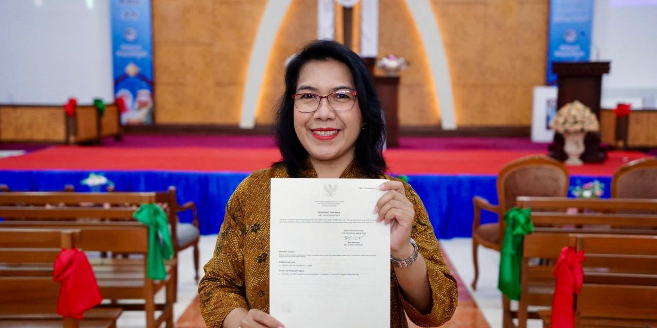 Terima Sertipikat Hak Milik untuk Gereja Kristen Pasundan, Ketua Umum Majelis Sinode GKP: Ini adalah Kado Natal bagi Jemaatnya