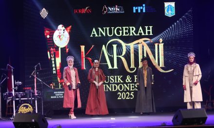 Nina Nugroho Hadirkan Koleksi Women in Power di AKMFI 2025