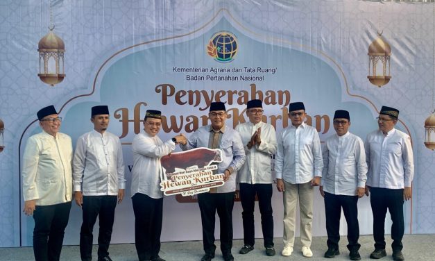 Penyerahan Hewan Qurban di Kementerian Agraria dan Tata Ruang dalam Merayakan Idul Adha 1446 Hijriah