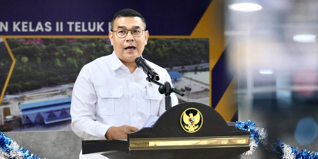 Serahkan 160 Sertipikat Tanah kepada Pemda dan Masyarakat Sulteng, Wamen Ossy Tekankan Bentuk Komitmen Negara Hadirkan Kepastian Hukum