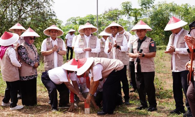 Di Momen Pencanangan GEMAPATAS 2025, Menteri Nusron: Semua Masyarakat Wajib Pasang Patok