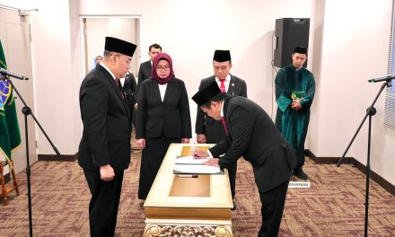 Lantik Pejabat Fungsional, Wamen Ossy Harapkan Peran Dosen Lektor dalam Transformasi STPN