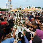 Porak Apem Sambut Ramadhan di Alun-Alun Ponorogo Berlangsung Meriah, Plt Bupati Kirab 1000 Apem