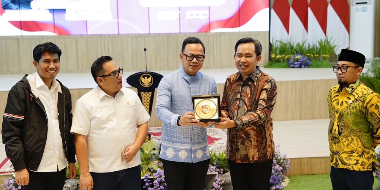 Wamendagri Bima Arya Tegaskan Keberpihakan Pemerintah terhadap Pembangunan Desa